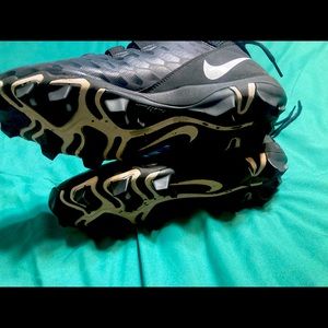 Men’s football cleats size 10